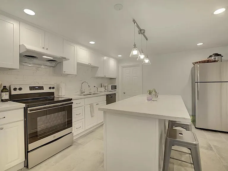 8602 Ravenna Ave NE — Photo 5