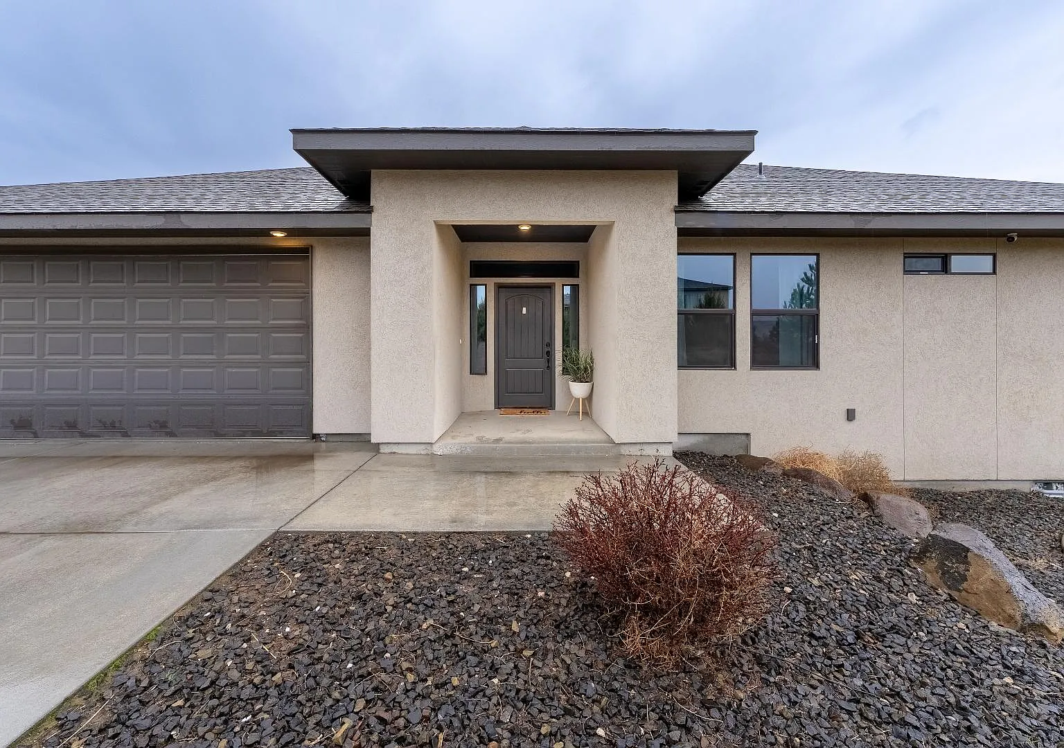 72802 E Grand Bluff Loop — Photo 1
