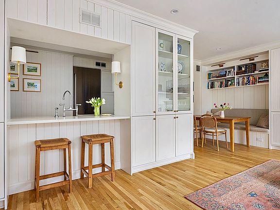 4th image of 54 Willow St APT 3B