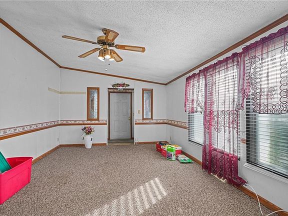 3rd image of 10 Greenwich St W