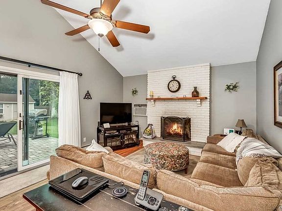 5th image of 19 Sandpiper Ln
