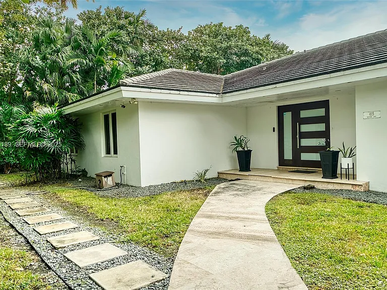 415 Rovino Ave — Photo 23