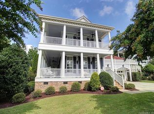 9438 Ginhouse Ln, Charlotte, NC 28277