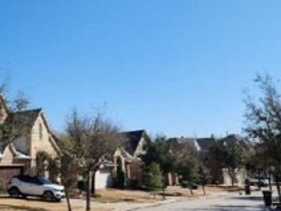 Exterior Neighborhood (street photo)