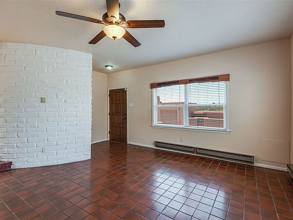 5th image of 805 Loma Boreal St