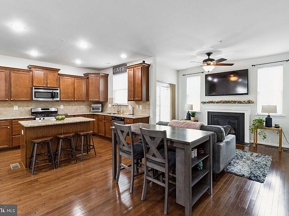 2nd image of 7364 Mockingbird Cir