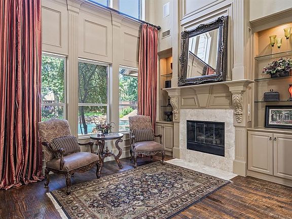 5th image of 912 Chalet Ct