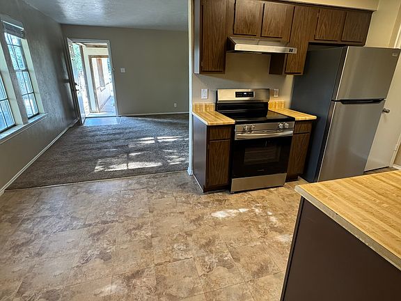 Dining/ Kitchen