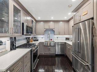 6 Klint Ct, Nanuet, NY 10954