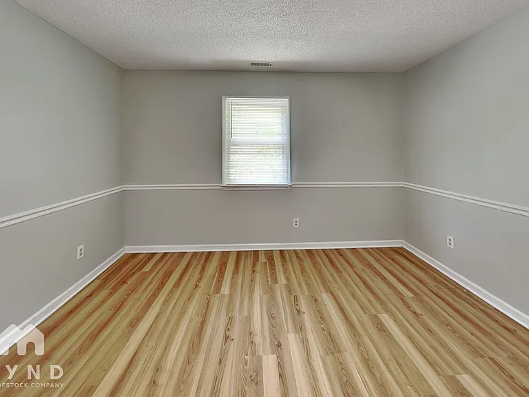 220 Glaive Dr — Photo 12
