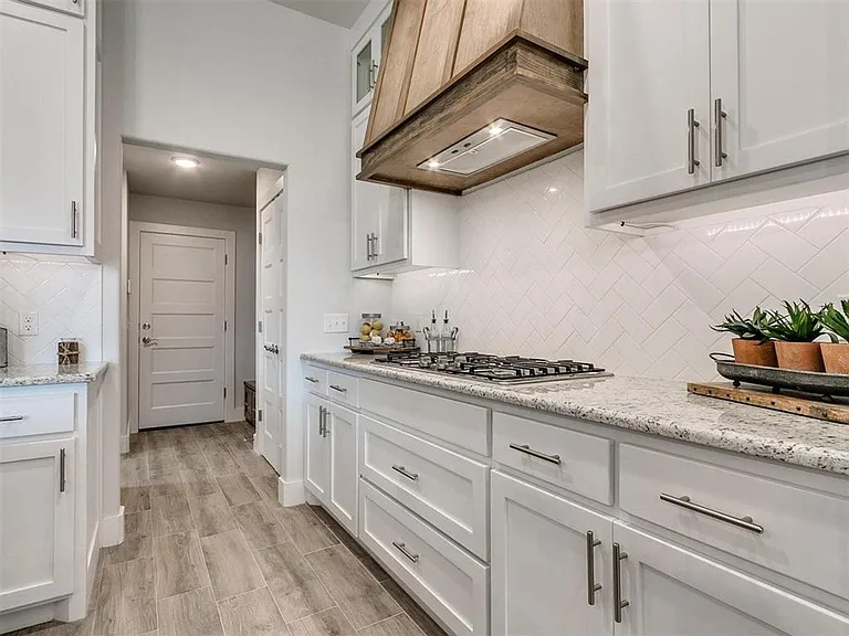 11500 Fairways Ave — Photo 22