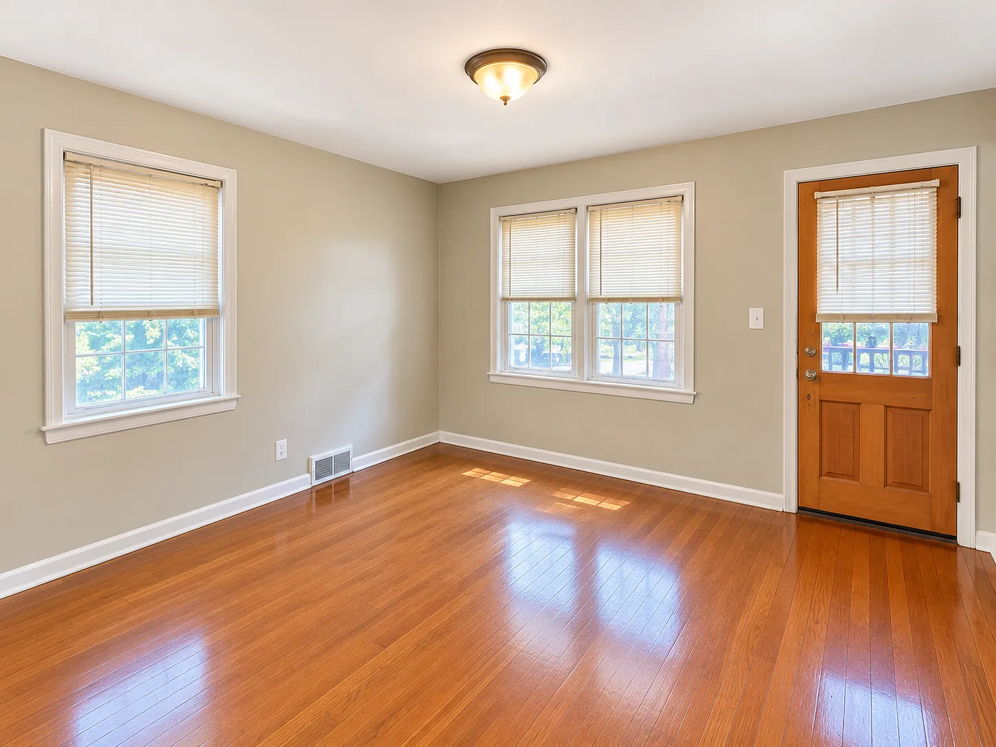 3633 Ingleside Rd - Unit 2 — Photo 2