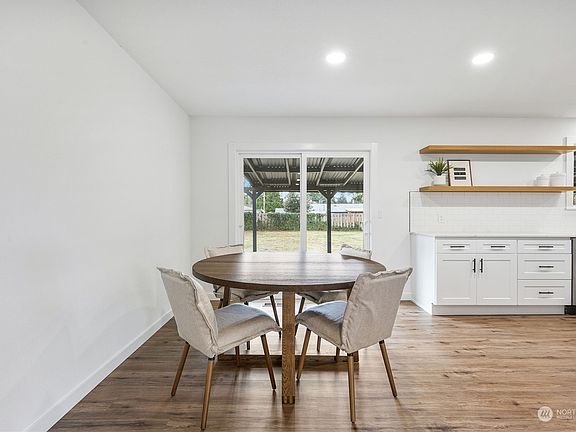 5th image of 2207 Trillium Street SE