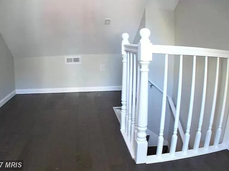 523 S Chapel St — Photo 21