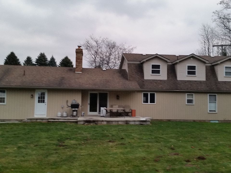 2nd image of 1075 North Lakeshore Road