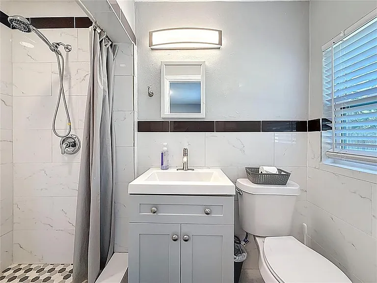1408 Rogers St — Photo 20