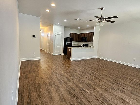 2nd image of 5916 Callaway Cir #5916
