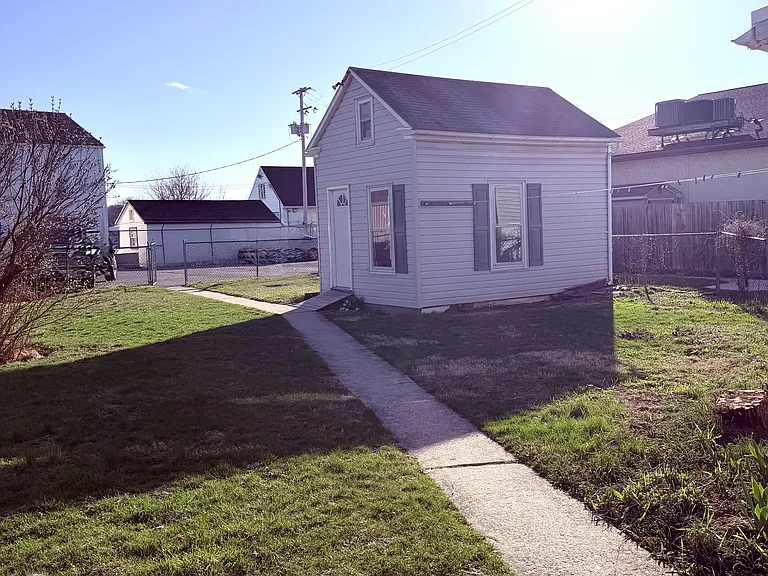 1212 E Philadelphia Ave #B — Photo 2