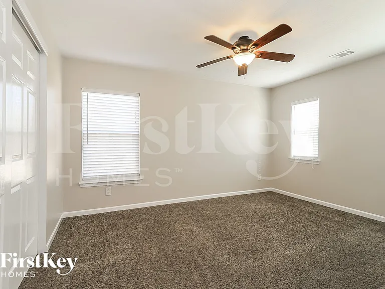 64 Cedar Bay Cir — Photo 13