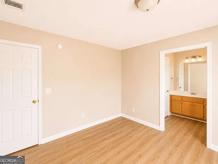 103 Royal Acres Ct — Photo 17