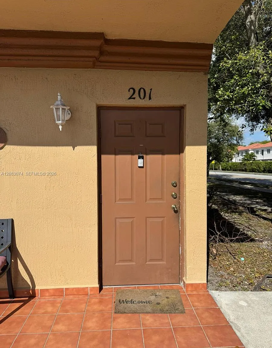 Belleview Villas Condo No — Photo 1