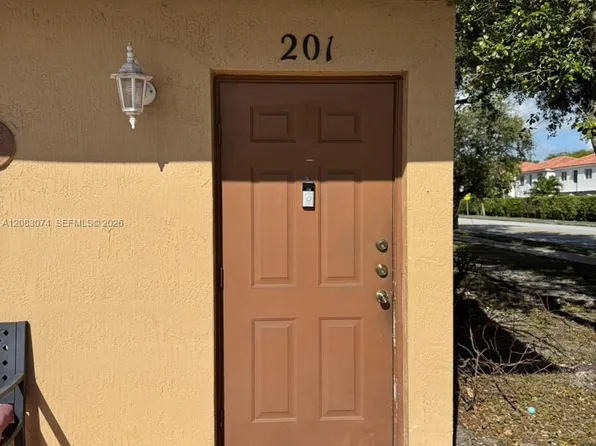 17346 NW 74th Ave APT 201, Hialeah, FL 33015