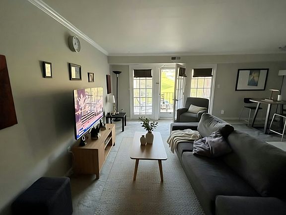 2nd image of 12711 Gordon Blvd