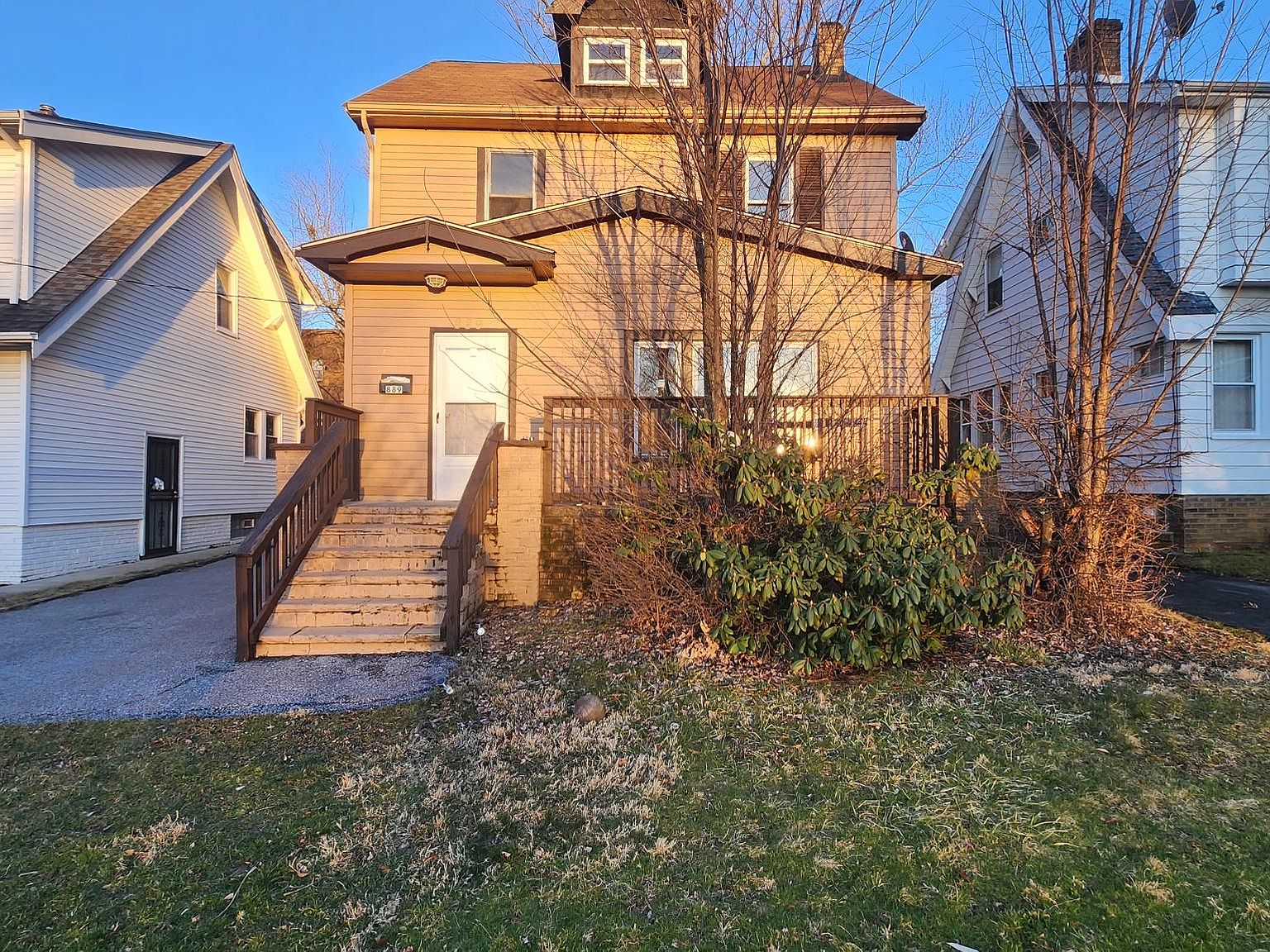 889 Woodview Rd, Cleveland Heights, OH 44121 Zillow