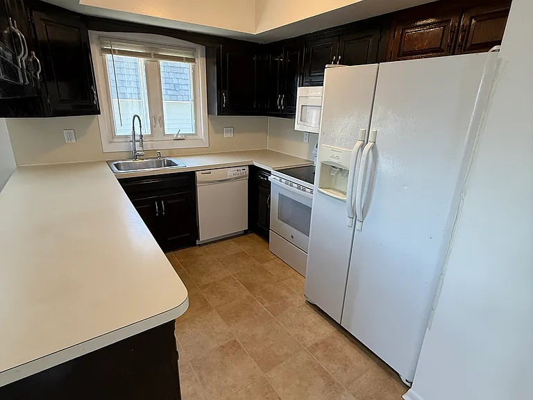 1276 River Rd #2 — Photo 3