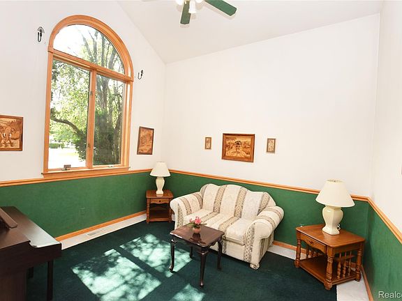 4th image of 6476 Stonebrook Ln
