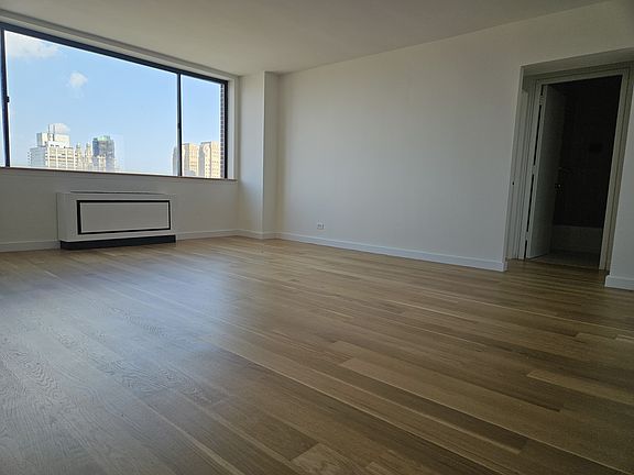 4th image of 45 W 67th St APT 27F