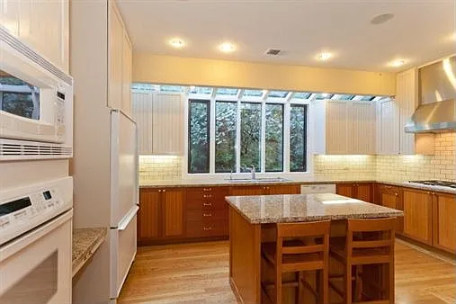 130 Summit Ave photo 1