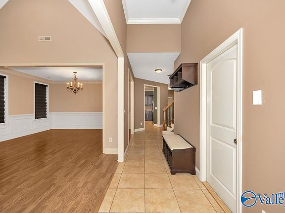 3rd image of 104 Arbor Hill Ln SW
