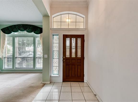 2nd image of 713 Palm Desert Dr