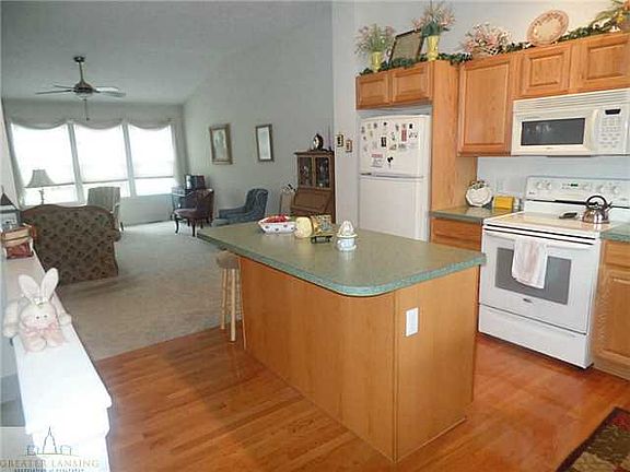 5th image of 419 Red Cedar Blvd