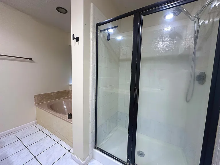 2318 Crystal Creek Ln — Photo 16