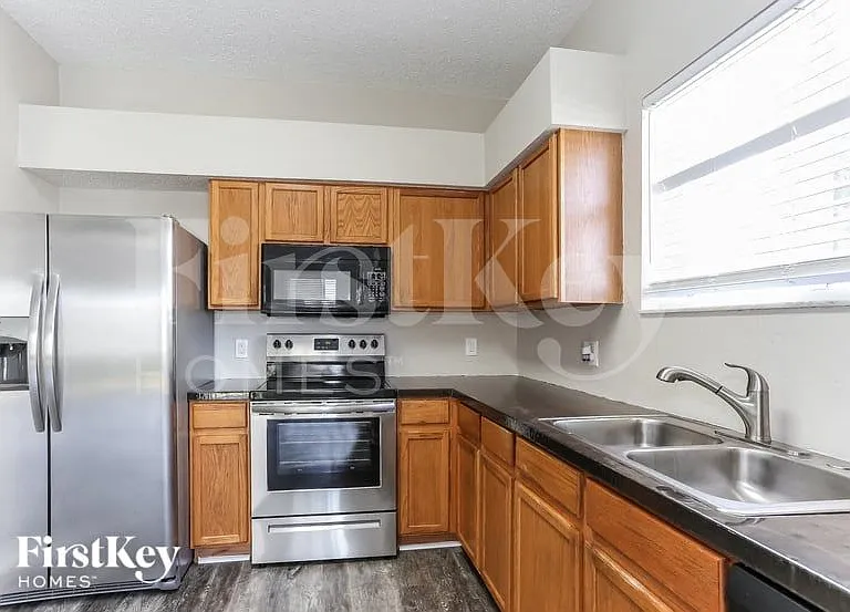 12607 Longcrest Dr — Photo 5