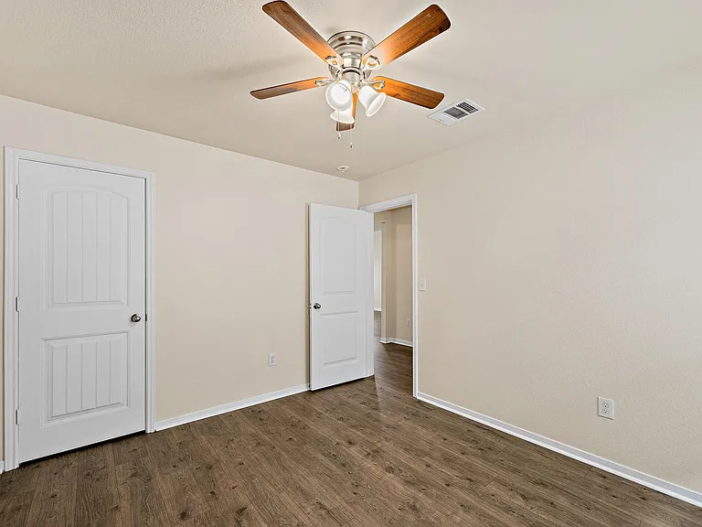 5916 Montrelia Dr — Photo 24