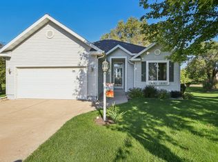 N6720 Clover Ln, Pardeeville, WI 53954