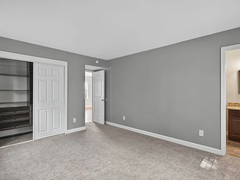 5677 Rushmere Dr — Photo 13