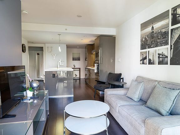 2nd image of 777 Richards St N #1304206