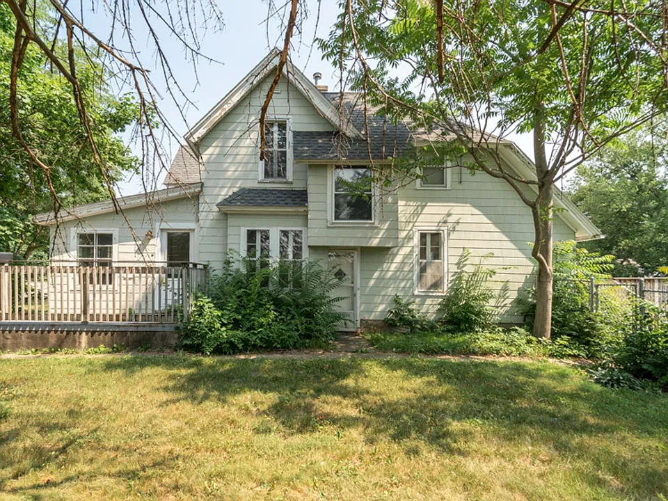 1322 Walnut St