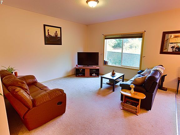 4th image of 7208 NE 55th St