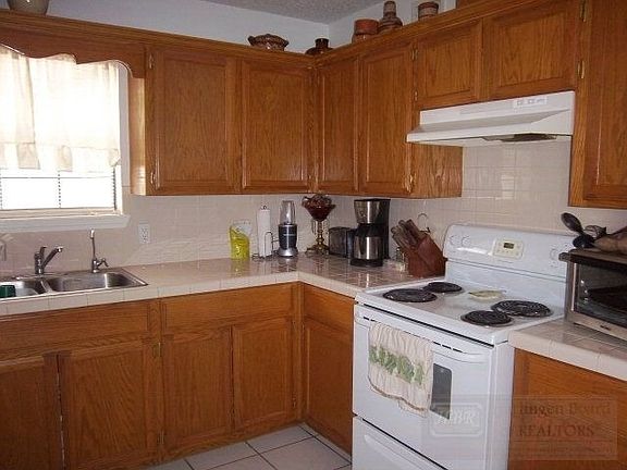4th image of 120 Villa Del Sur Dr