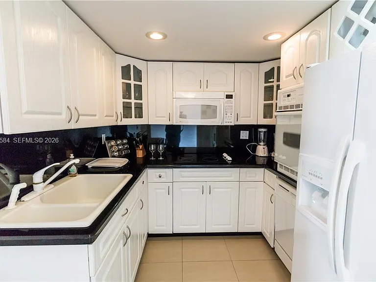 3725 S Ocean Dr #1003 — Photo 9
