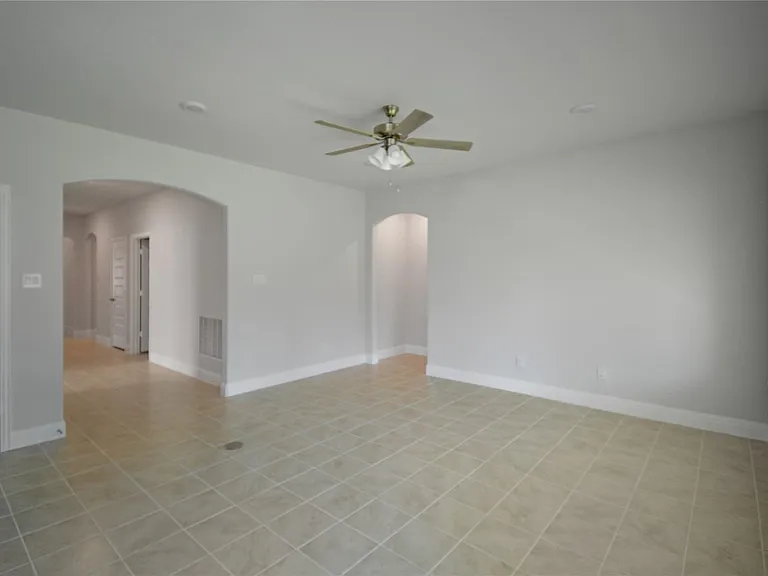 3808 Pennington Ave — Photo 3
