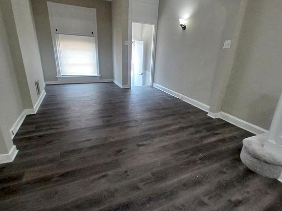 4th image of 711 N Streeper St #1