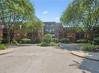 36 Hayhurst Rd #329, Brantford, ON N3R 6Y9