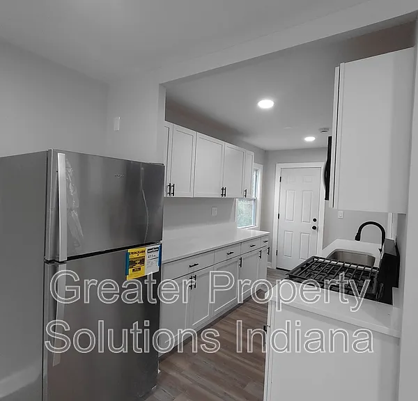 8118 Robertson Pl — Photo 3