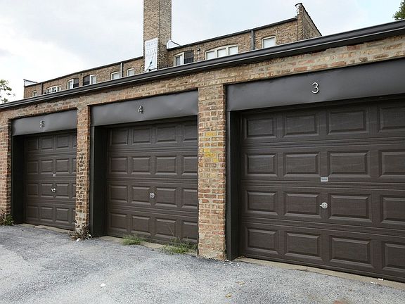 4th image of 11125 S Longwood Dr #1